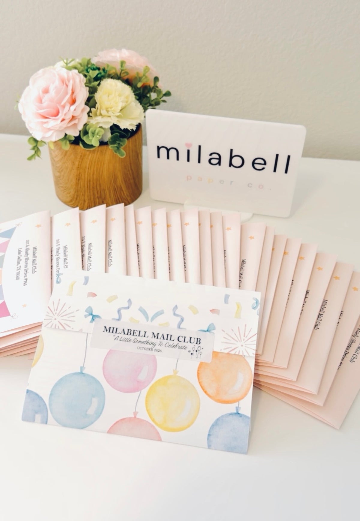 A themed surprise snail mail set from Milabell Paper Co.